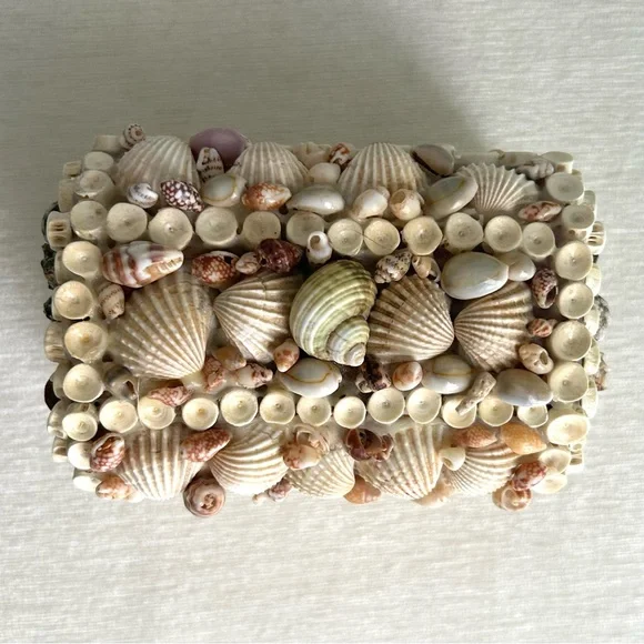 ANTIQUE seashell treasure chest souvenir box coastal beach 1950’s - Picture 2 of 8